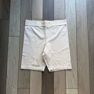 Essentials Cream Bikeshort